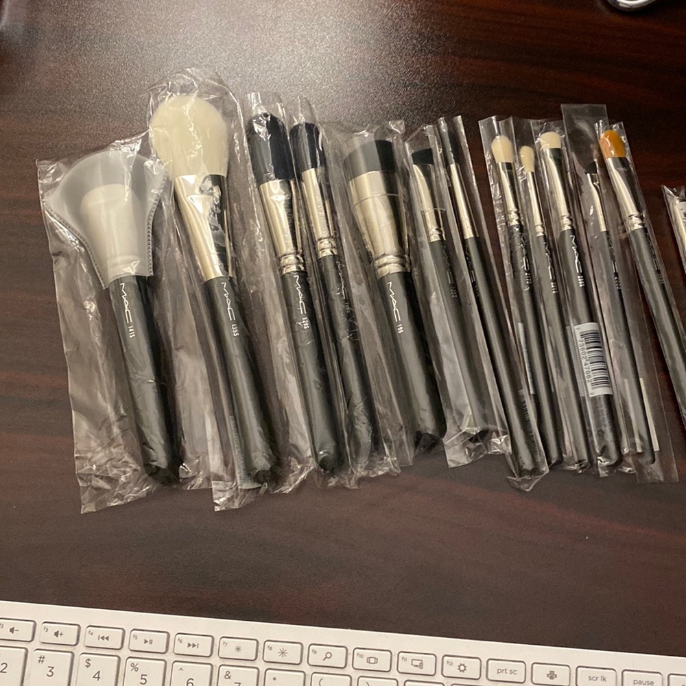 Mac face and eye brushes